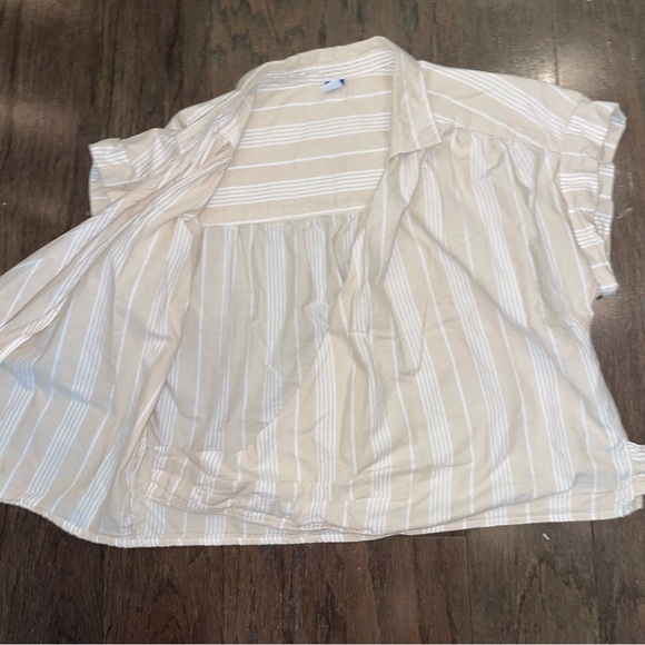 Old Navy Wrap-Front Cropped Oxford Sarong Top - Picture 5 of 9